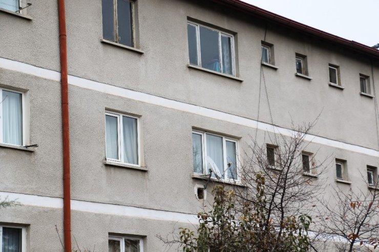 Banyoda kızı ile birlikte ölü bulunan kadının komşusu konuştu