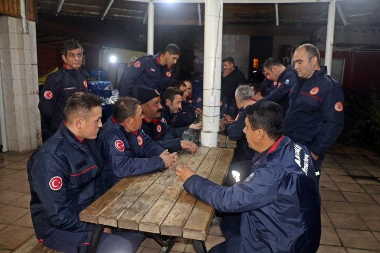 Antalya’da ‘kırmızı kod’ uyarısı için gece nöbeti başladı