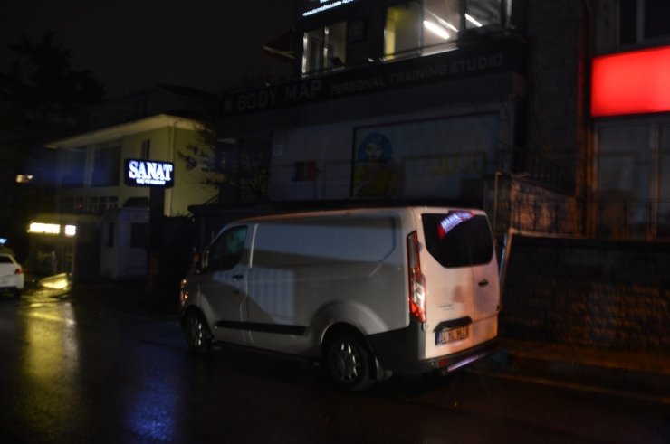 Beşiktaş’ta kuaförde patlayan silah 1 kişiyi yaraladı