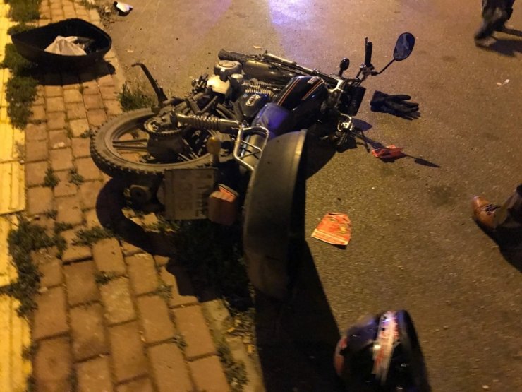 Ehliyetsiz motosiklet sürücüsü kaza yaptı