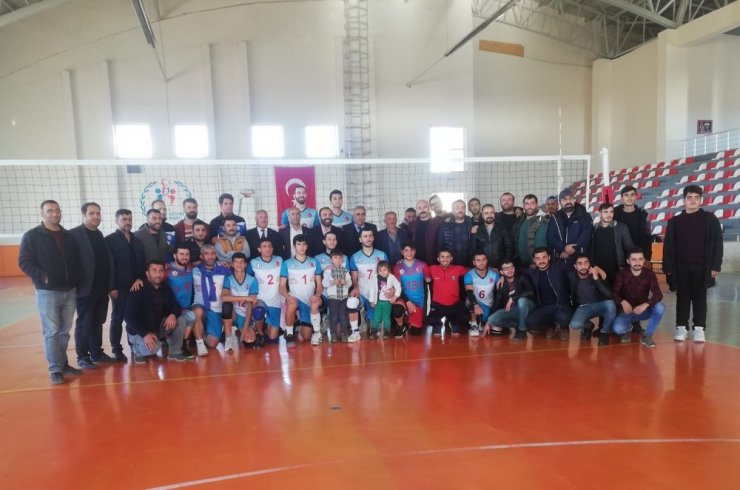 Adilcevaz’ın voleybol takımı kadrosunu güçlendirdi
