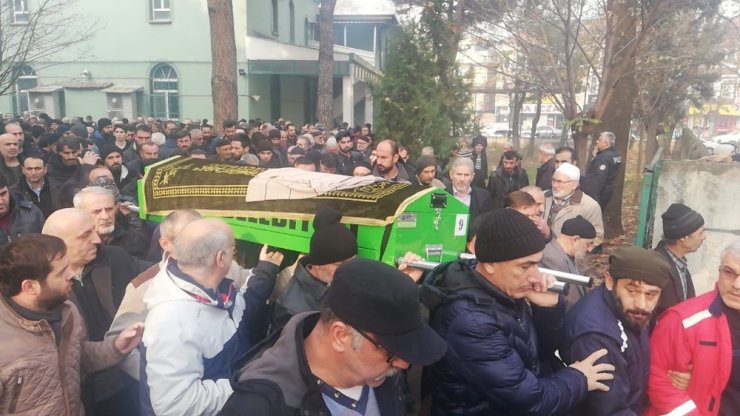 Gözyaşları arasında toprağa verildi