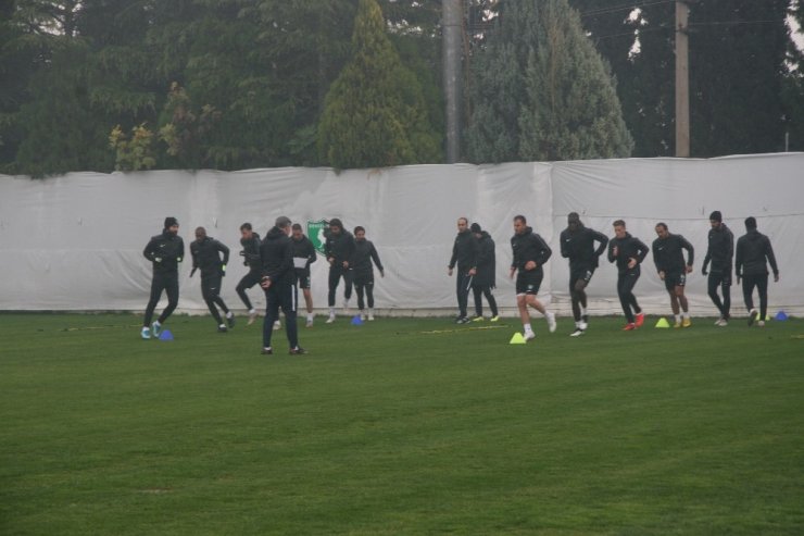 Mehmet Özdilek: "Son 3 haftadır kazanarak kaybetmeden, yolumuza devam ediyoruz” "