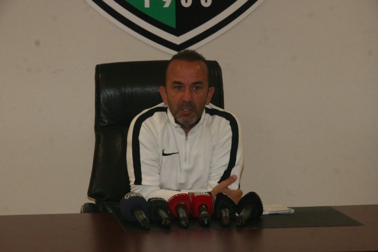Mehmet Özdilek: "Son 3 haftadır kazanarak kaybetmeden, yolumuza devam ediyoruz” "