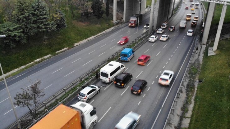 Esenyurt TEM Bağlantı yolunda 7 araçlı zincirleme kaza