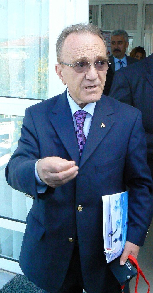 Eski Çevre Bakanına dolandırıcılık şoku