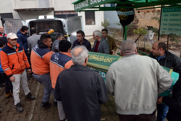 GÜNCELLEME 4 - Uşak'ta durakta bekleyen yolculara otomobil çarptı: 3 ölü