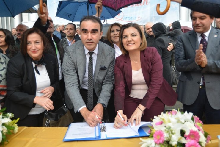 İzmit Belediyesi’nden memura kümülatif yüzde 28 zam