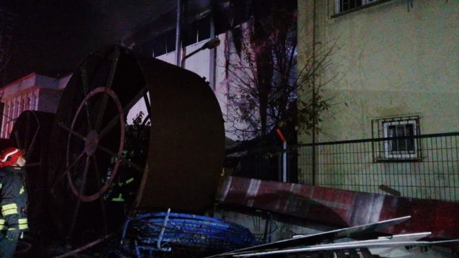 Döküm fabrikasında çıkan yangın maddi hasara neden oldu