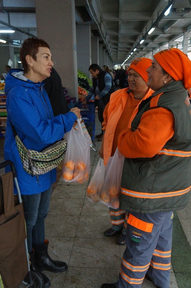 Marmaris Belediyesi’nden Turunç dağıtımı