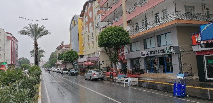Cinsel tacizde bulunan şüpheliyi bıçaklayarak ağır yaraladı