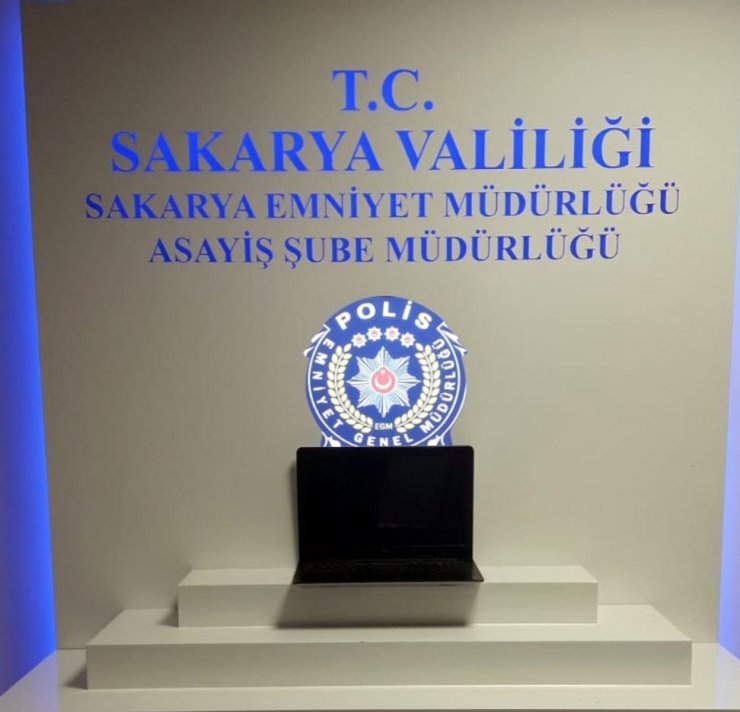 İş yerinden bilgisayar ve para çalan yüzü maskeli hırsız adliyeye sevk edildi