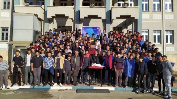 Liseler arası bilek güreşi yarışması