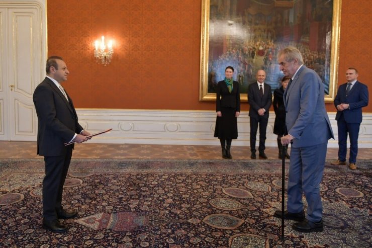 Prag Büyükelçisi Bağış, güven mektubunu Çekya Cumhurbaşkanına sundu