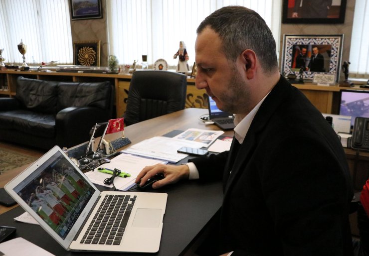 Zonguldak Belediye Başkanı Alan, AA'nın "Yılın Fotoğrafları" oylamasına katıldı