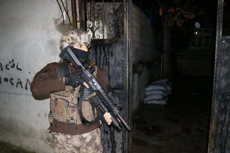 Adana’da DEAŞ operasyonu: 5 gözaltı