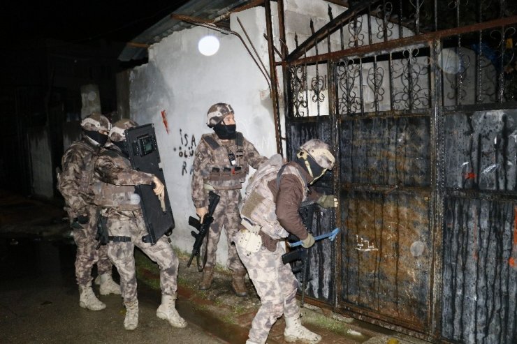 Adana’da DEAŞ operasyonu: 5 gözaltı