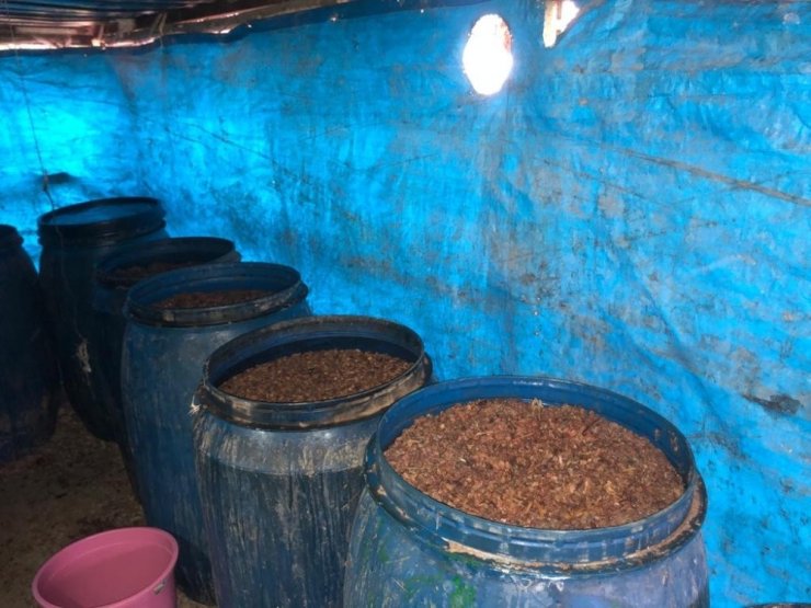 Adana’da 2 bin 800 litre kaçak içki ele geçirildi