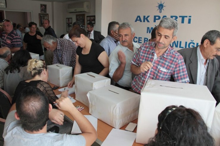 AK Partililer sandık başına gidiyor