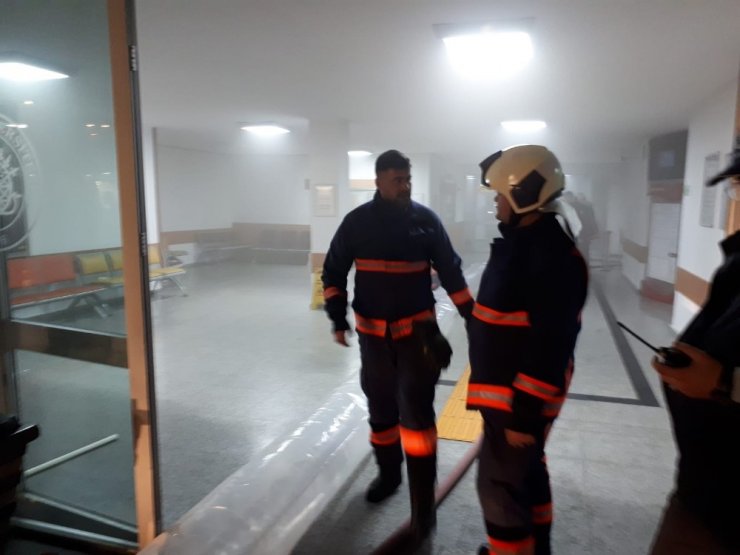 İbni Sina Hastanesinin arşivinde yangın çıktı