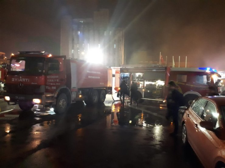 İbni Sina Hastanesinin arşivinde yangın çıktı