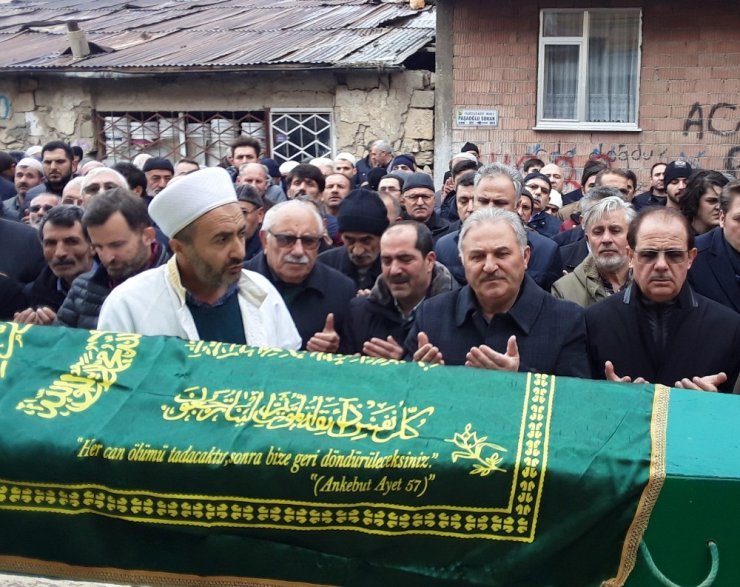 Bayburt’ta öldürülen Zehra Erdemir, son yolculuğuna uğurlandı