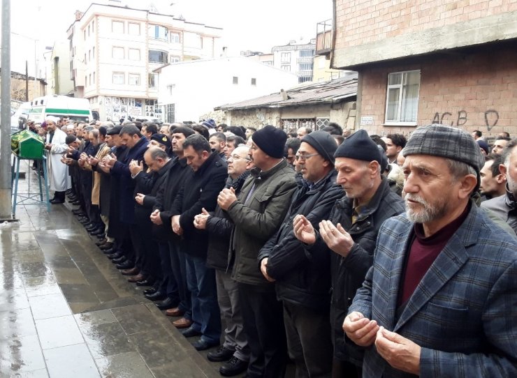 Bayburt’ta öldürülen Zehra Erdemir, son yolculuğuna uğurlandı