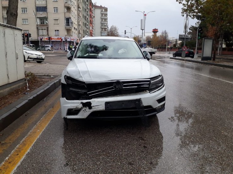 Elazığ’da trafik kazası: 2 yaralı