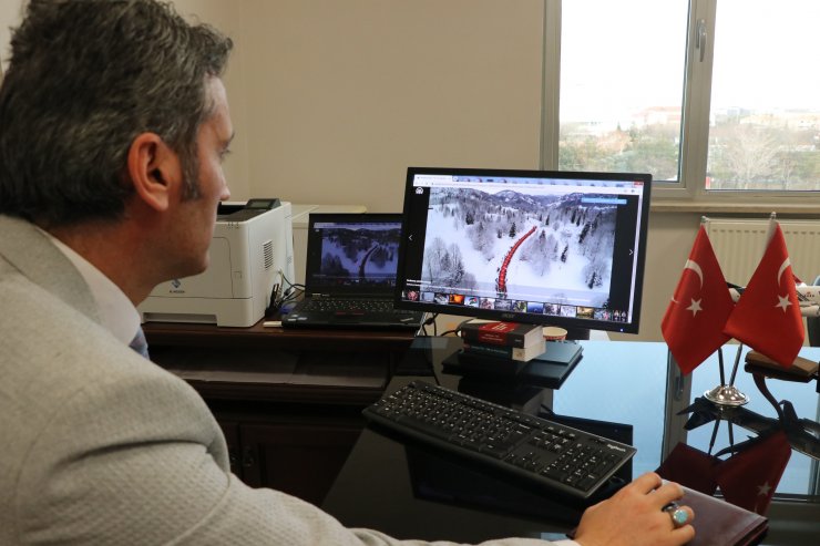 Erzincan 1. Ağır Ceza Mahkemesi Başkanı Kaplan AA'nın "Yılın Fotoğrafları" oylamasına katıldı