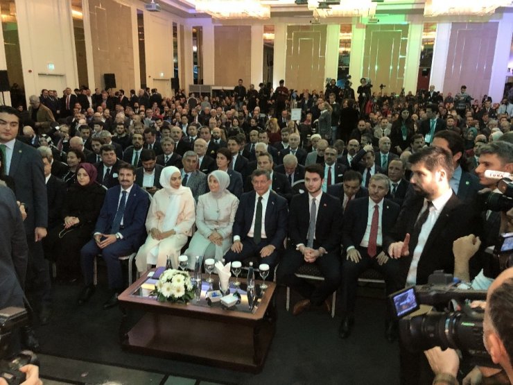 Ahmet Davutoğlu yeni kurulan partiyi tanıttı