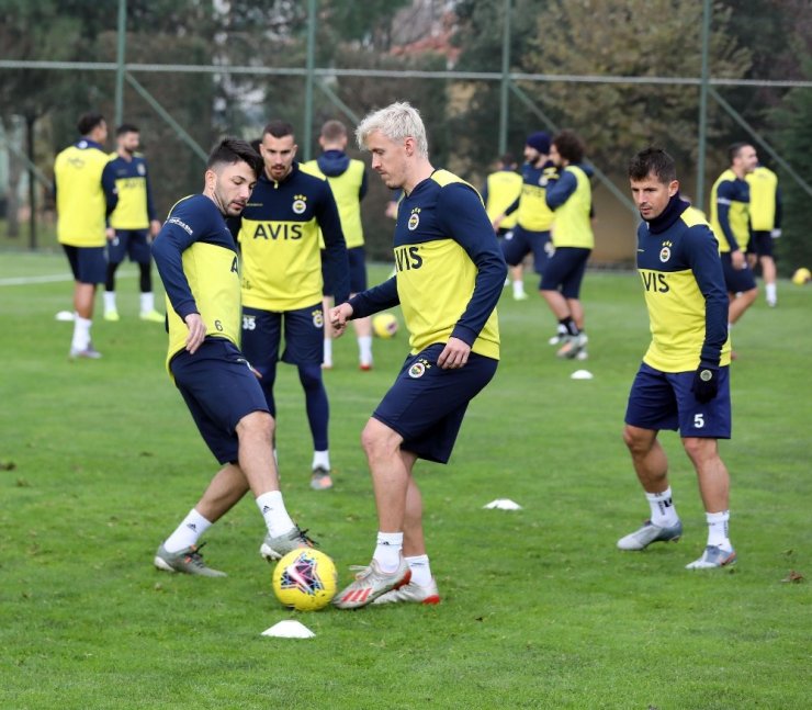 Fenerbahçe, Sivasspor maçı hazırlıklarını sürdürdü
