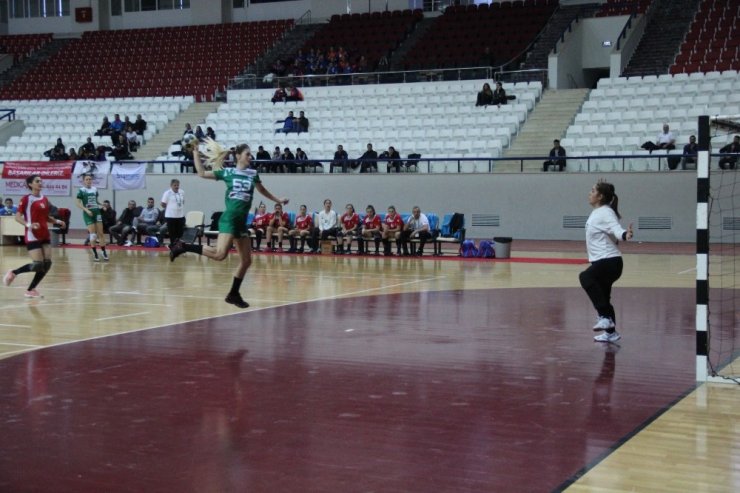 Hentbol Kadınlar Türkiye Kupası: Görele Belediyesi: 39 - Aksaray Belediyesi: 34