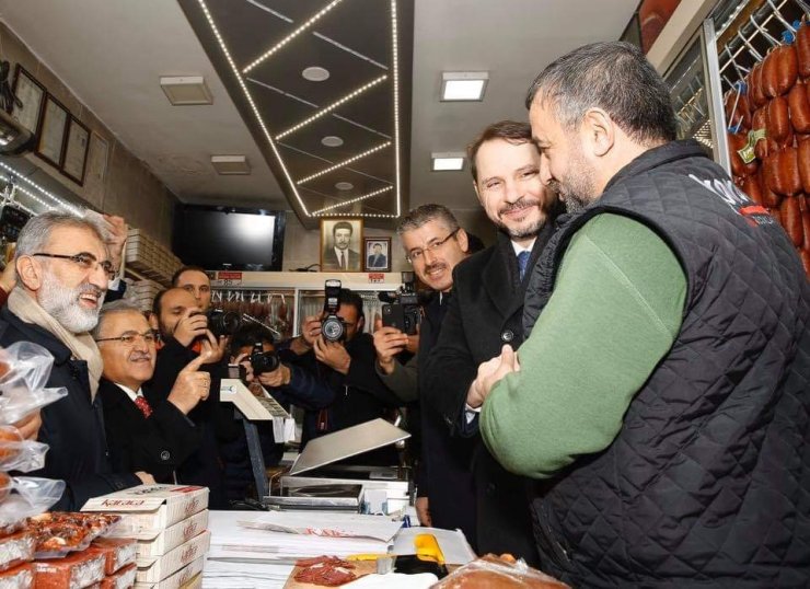 Bakan Albayrak’tan esnafa: “İnşallah daha da düşecek”