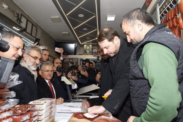 Bakan Albayrak’tan esnafa: “İnşallah daha da düşecek”