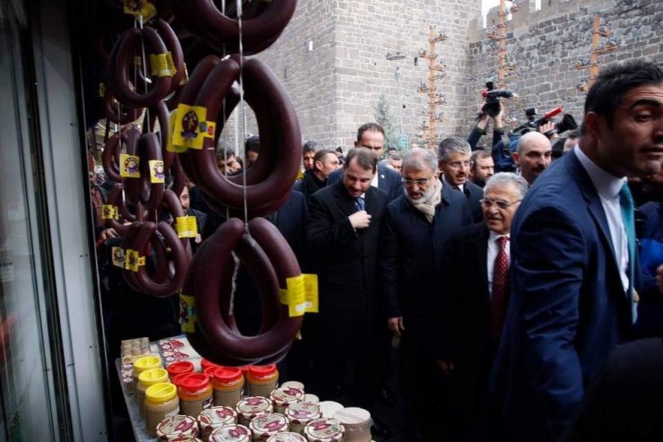 Bakan Albayrak’tan esnafa: “İnşallah daha da düşecek”