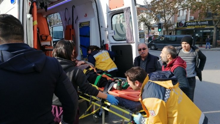 Yeni aldığı aracın direksiyonunu geçer geçmez yaşlı kadına çarptı