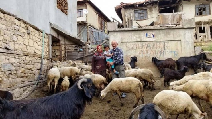 Kütahya’da ORKÖY projesiyle 144 aileye 3 milyon 804 bin TL. kredi desteği verildi