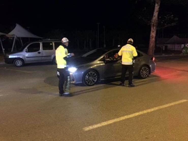 Karasu’da polis uygulamasında 6 şüpheli gözaltına alındı