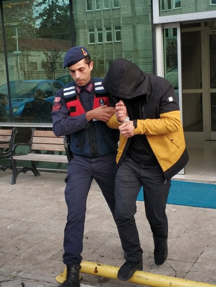 Jandarmanın uyuşturucu operasyonda 5 tutuklama