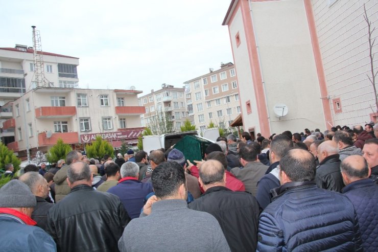 Soba yakarken alevler içinde kalan işçi defnedildi