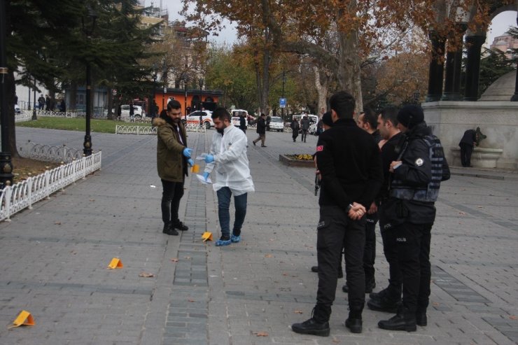 Sultanahmet Meydanı’nda silahlı kavga: 2 yaralı