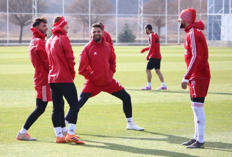 Sivasspor, Fenerbahçe’ye hazırlanıyor