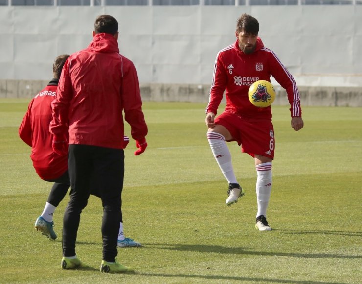 Sivasspor, Fenerbahçe’ye hazırlanıyor
