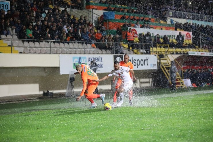 Süper Lig: Alanyaspor: 0 - Antalyaspor: 0 (Maç sonucu)