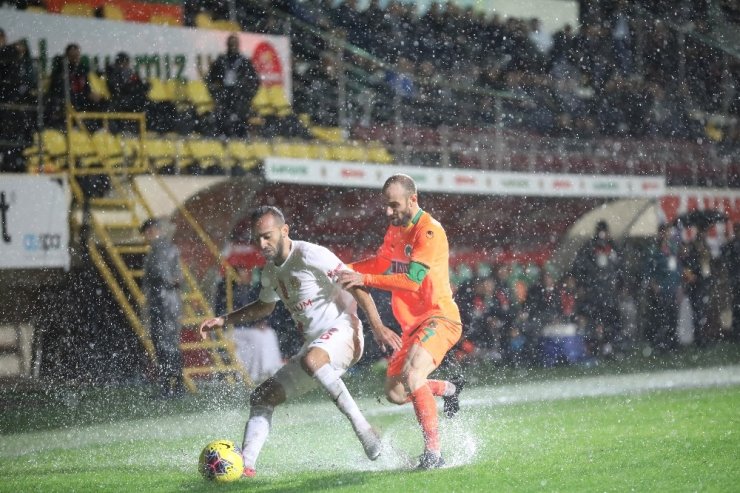 Süper Lig: Alanyaspor: 0 - Antalyaspor: 0 (Maç sonucu)