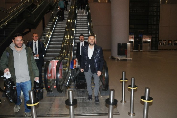 Avrupa’da tur atlayan Başakşehir, İstanbul’a döndü