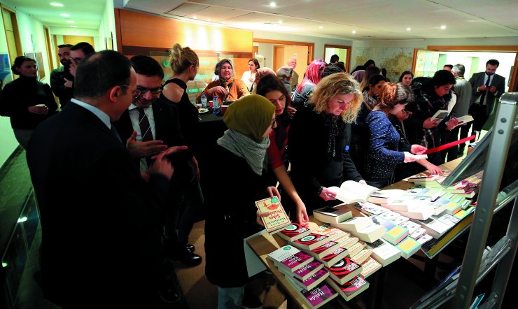 Yunus Emre Enstitüsünden Brüksel'de Türkçe kütüphane