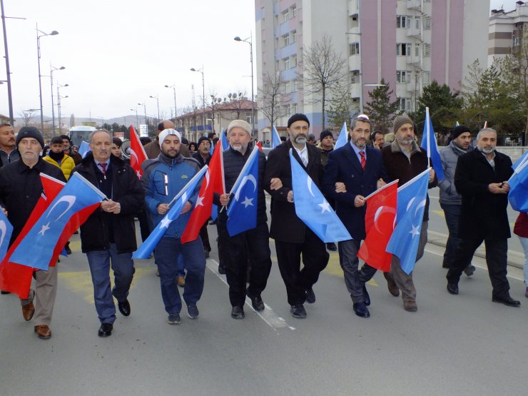 Çin'in Doğu Türkistan politikaları Sivas'ta protesto edildi