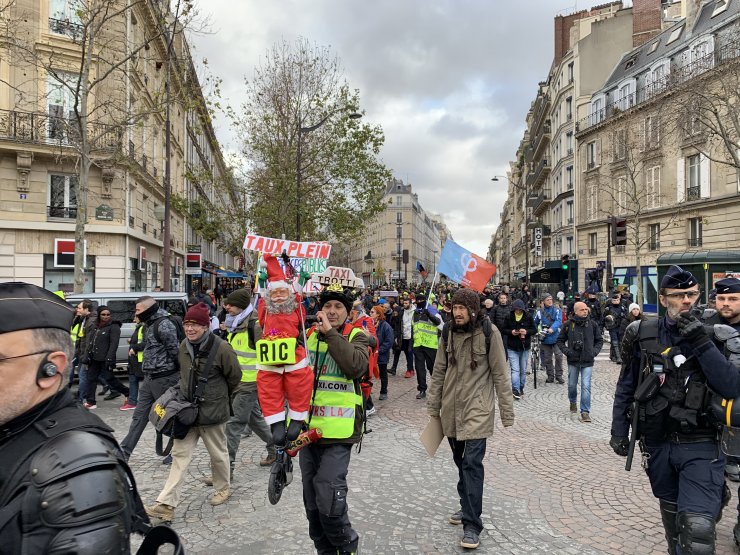 Fransa'da sarı yeleklilerin gösterileri 57. haftasında