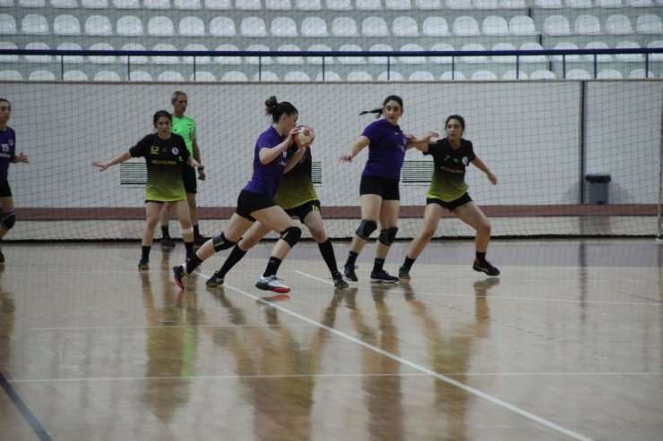 Hentbol Kadınlar Türkiye Kupası: Üsküdar Belediyesi: 34 - Aksaray Belediyesi: 22